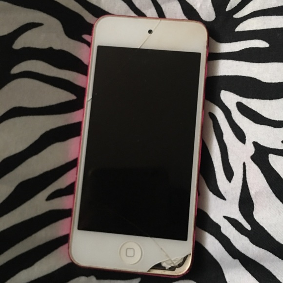 Pink IPod. - Picture 2 of 2